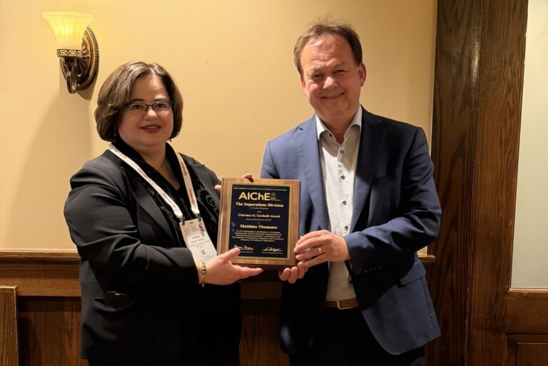 Prof. Matthias Thommes ausgezeichnet mit dem Clarence (Larry) G. Gerhold Award